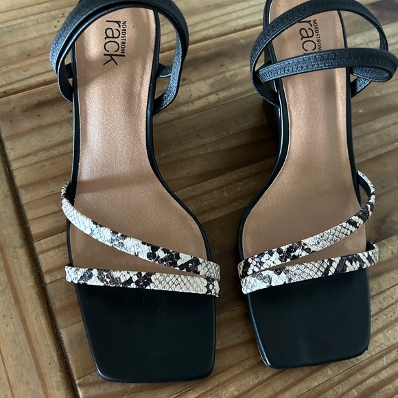 Strappy sandals - Picture 4 of 4